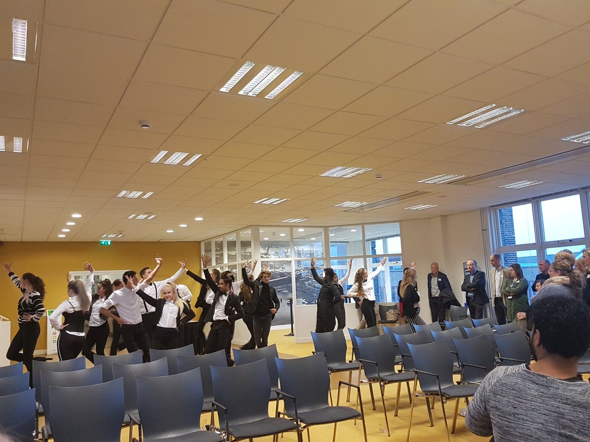 NicovanHemert's tweet photo. Albeda-dansers bij start #it-campus in #Rotterdam bij sessie #vnoncw https://t.co/GV2yxQMr4k