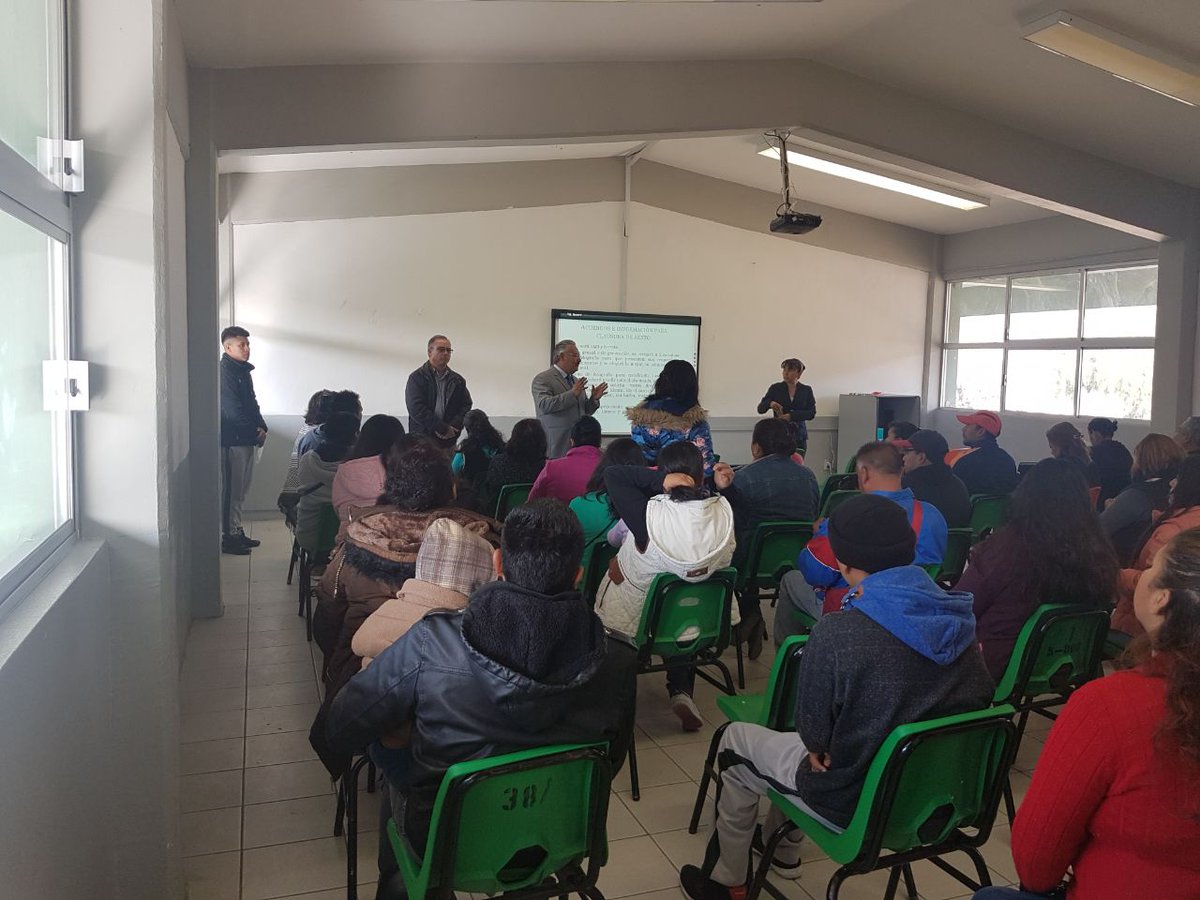 TIZAYUCA_COBAEH's tweet image. Junta con padres de familia para la toma de decisiones de la  clausura de sexto semestre.  
@gedithpalacios 
@COBAEH_HGO