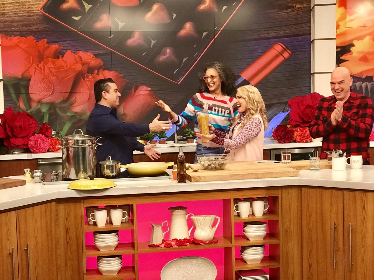 .@CakeBossBuddy got a huge surprise for #ValentinesDay...his wife! Buddy and his wife Lisa cook up a Valastro Valentine’s Day tradition today on #TheChew!