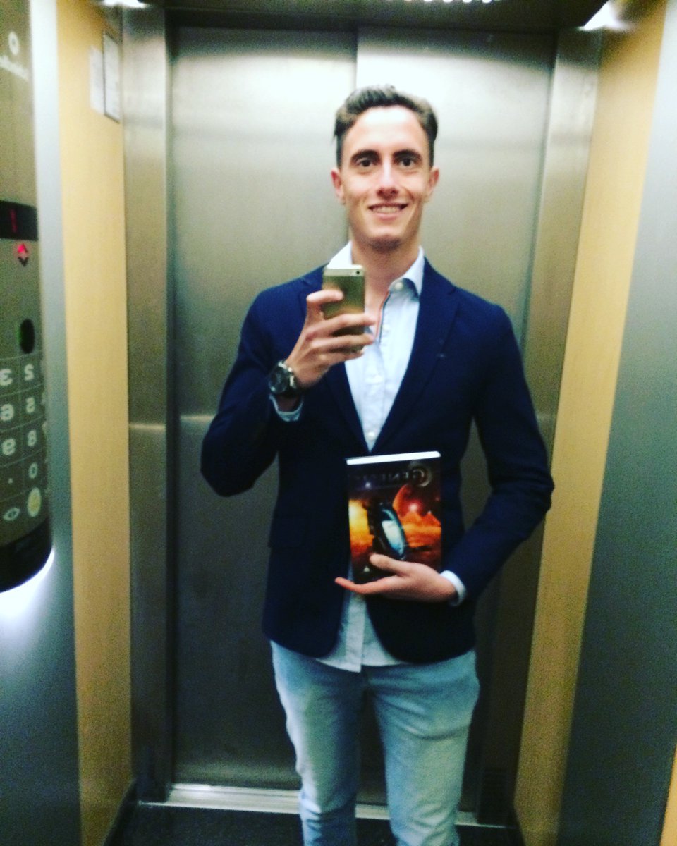 Hoy a lástima 21:00 se retransmite en <a href="/RTVMarbella/">RTV Marbella</a> la entrevista que se hizo ayer a <a href="/alextriatleta/">Jules Fletcher</a> respecto a Génesis y los enigmas del pasado. No os la perdais! <a href="/EdAtlantis/">Ediciones Atlantis</a>