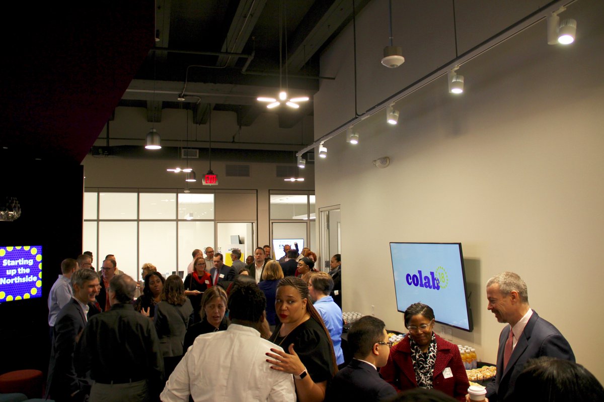 Taylor_Soper's tweet photo. @Colab18pgh Pittsburgh leaders open @Colab18pgh community space, aim to provide equal access to technology
https://t.co/0jtCjbRIb3  #colab18 #GeekWireHQ2 https://t.co/8YHUH9IJmJ