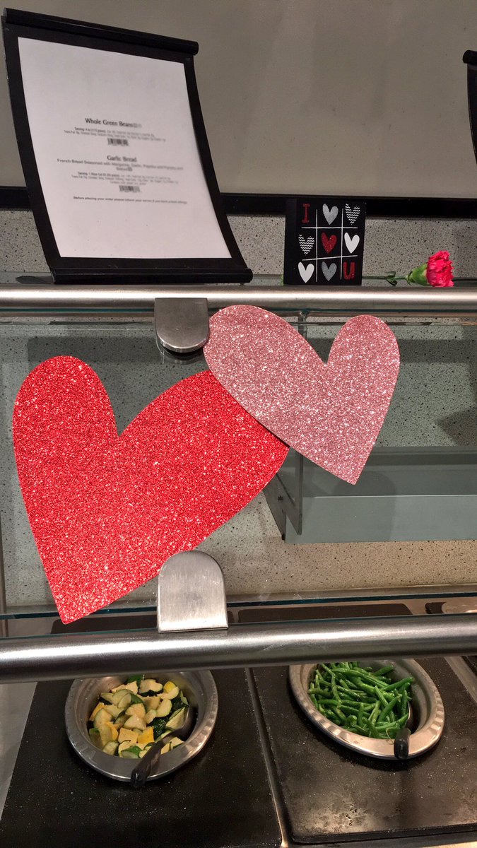 GraceDining's tweet photo. Come to #AlphaDining for flowers, candy & treats! #HappyValentineDay @gracecollege https://t.co/3RLzVjs7gi