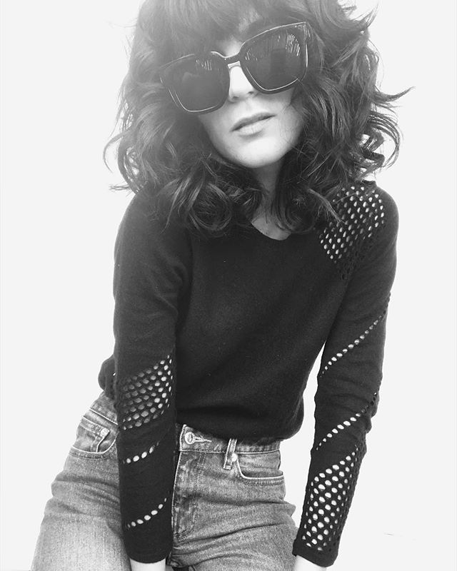 initialsla's tweet photo. Who needs roses when you can get a fresh haircut? Thanks @yoannbgood @modshairlosangeles 💇‍♀️ 💋
.
.
.
.
.
#haircut #modshair #selfie #bw #portrait #lablogger #fashionblogger #ootd #maje #valentinesday #thatsdarling #vscofashion #vscocam #parisienne #blogmode #parisiansty… https://t.co/ZKftkzjnEn