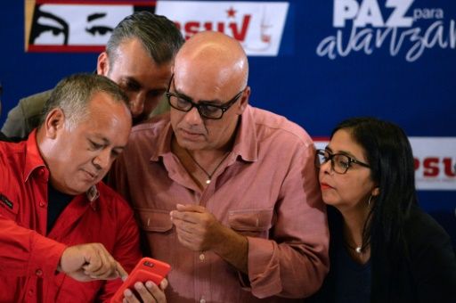 DolarToday's tweet photo. Diosdado “se pica” y amenaza a quienes apoyen intervención en Venezuela
https://t.co/FR9e7hP7UI  https://t.co/ultVlZCOBx