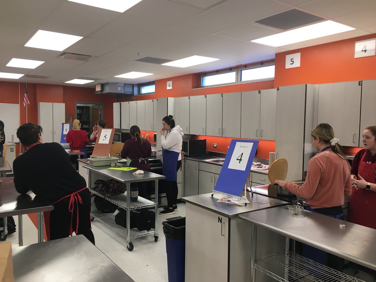 AchsDeans's tweet photo. It’s a Souper Day today ACHS @ACHSSequoits @Sequoits #cooking #CareerGoals #CTE https://t.co/ZLPKhO4bBu