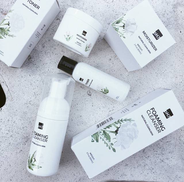 87Magazine's tweet photo. Weβre in love with @ph7skincare ππ
γ»γ»γ»
https://t.co/IwImJ2aJuk #87Magazine #beauty #beautyblogger #beautygram #skincare #ph7skincare #blackowned #skincareroutine #naturalskincare #cleanbeauty #cleanskincare #skincarejunkie #organicskincare #greenbeauty #greenskincare https://t.co/nbl3zrbgzL