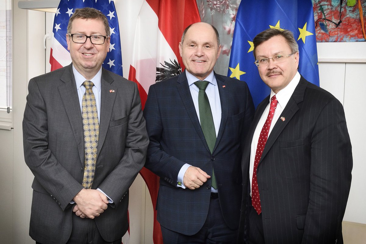 AustriainUSA's tweet photo. Today @OeParl, Pres of National Council Wolfgang Sobotka (📷 center) met w/Chargé d’Affaires Eugene Young &amp; Political Economic Counselor Steve Hubler from @usembvienna. They discussed the 180-year-old excellent bilateral relations (#ATUS180), #Marshall70 &amp; #oe100. 🇺🇸🇦🇹🇪🇺 https://t.co/wrSDgTOPGI
