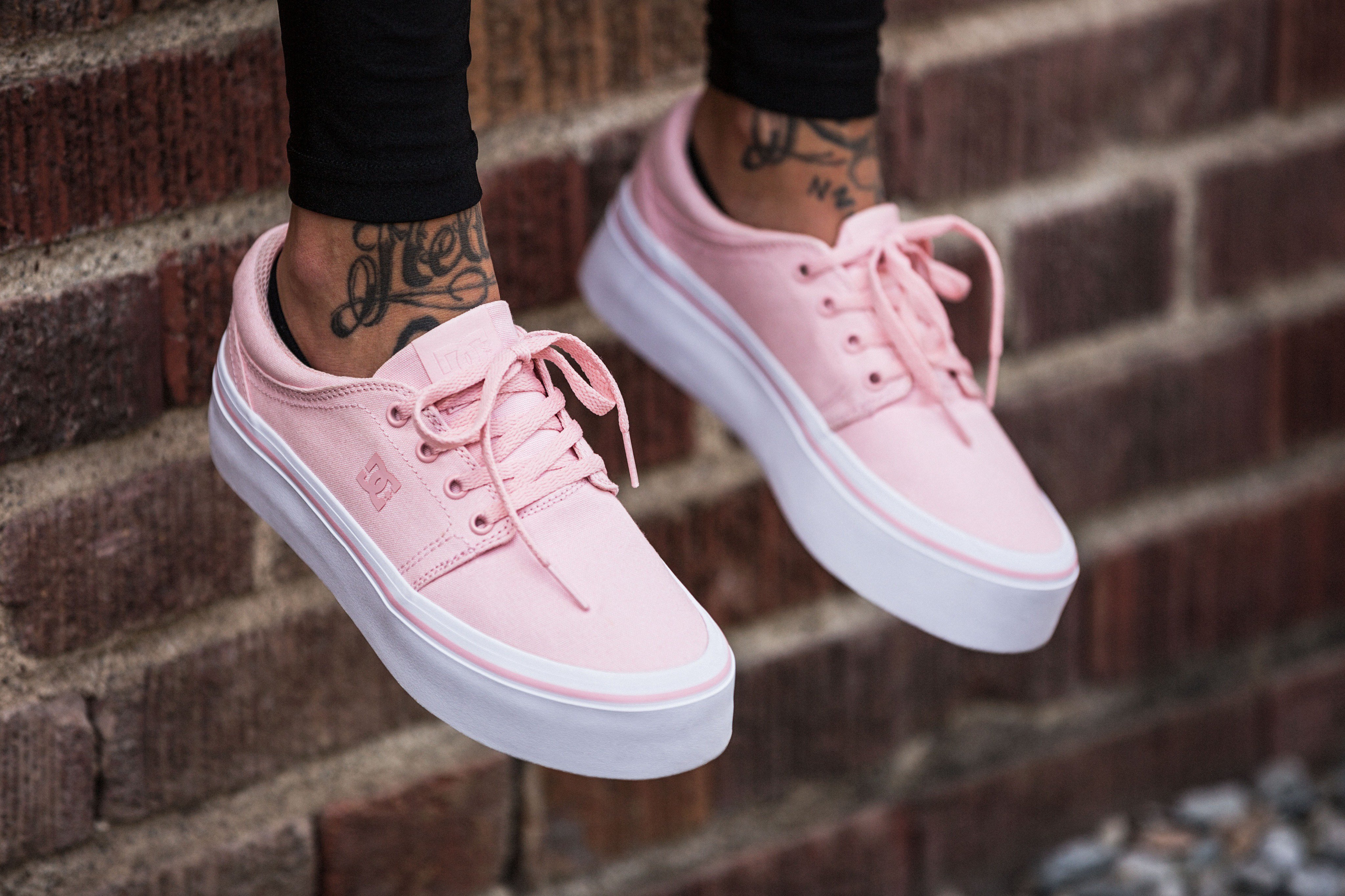 Bemiddelen Wierook Anzai DC Shoes on Twitter: "Women's Trase Platform TX 💕 Shop the Pink Rose  Collection: https://t.co/s4QNvZAdBz https://t.co/4YVfivqOFy" / Twitter
