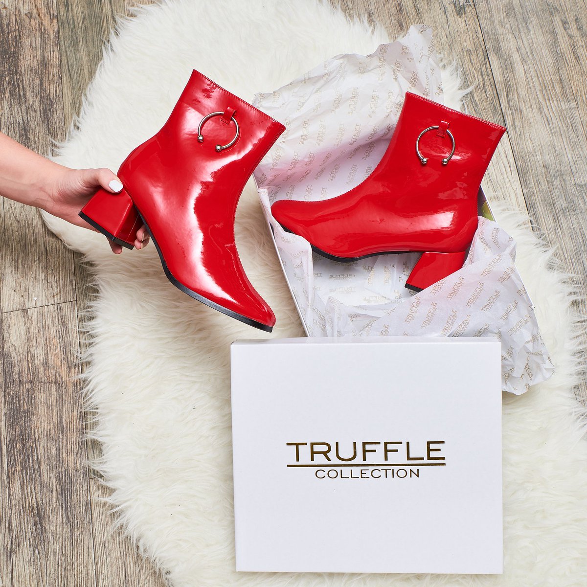 OfficialTruffle's tweet photo. We 100% deserve a treat!

SHOP HARLEY £29.99 https://t.co/fkvmHH2BXv