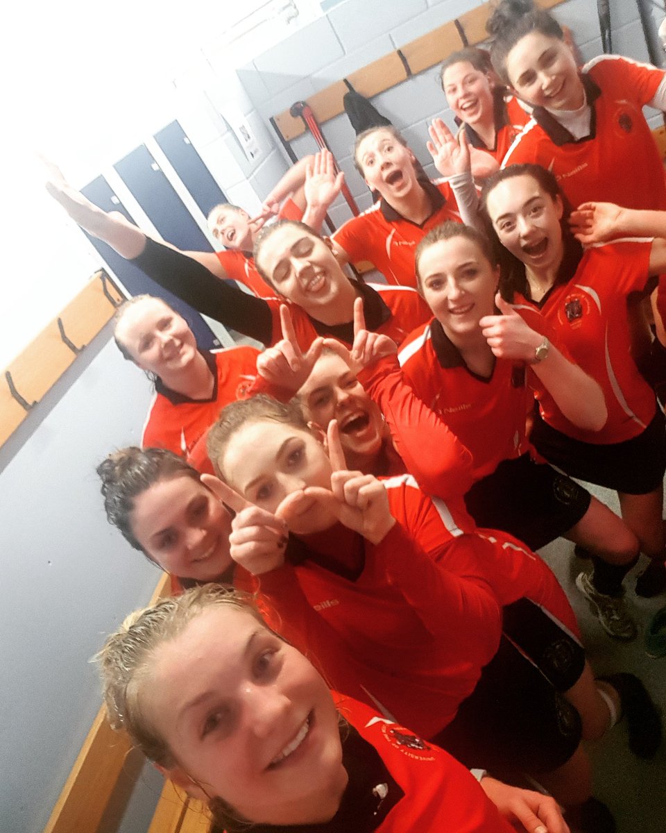 UWEHockey's tweet photo. BIG FAT 2-1 WIN FOR OUR L1s vs @portsmouthuni 
Onto the next round of the cup! #cuprun
L2s/3s had a cracking game against @UniofWinchHC and won 7-2! 
#thisgirlcan https://t.co/epoyVd8aDa