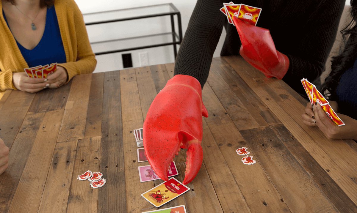 Oatmeal's tweet photo. Happy Valentine’s Day! We thought we’d celebrate by giving everyone crabs. 

This is not a Kickstarter. It’s a finished, ready-to-ship game. So if you want crabs right now go grab a copy:  https://t.co/Hu6MxSstYL https://t.co/31VAodGaaE