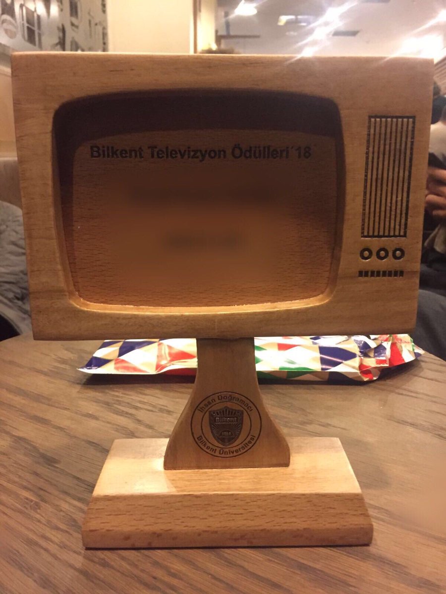bilkenttv's tweet photo. @hakmelist Burada kalmıştık... #BilkentTvÖdülleri https://t.co/D3qjjdwtnQ