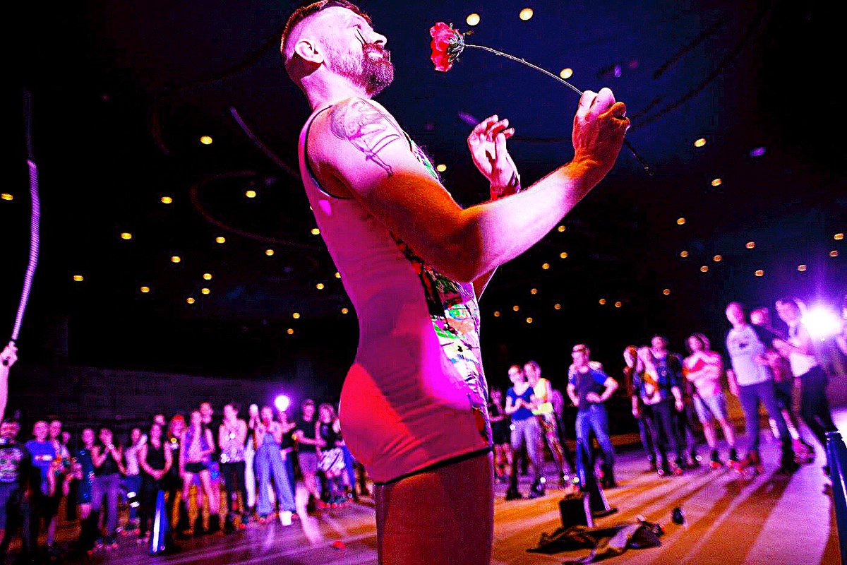 Happy Valentines Day from our Dreamland team to you! We love you all soooo much and we can’t wait to party with you all soon!! ❤️❤️ #dreamlandrollerdisco #rollerskating #valentinesday #weloveyou #love #newyorklove #lolastar #goodvibes #rose #rollerskateparty