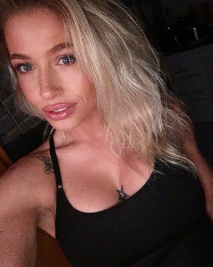 claude_wach's tweet photo. #goodmorning #fit #fitgirl #fitness #fitnessmotivation #fitgirl #fitnessbody #fitforlife #fitwoman #ink #inked #inkedgirl #tattoo #tattoogirl #fashion #fashionista #body #gaine #hm #blonde #hairstyle #nopainnogain #sport #sportgirl #morning #blueeyes #modele #woman #girl #smile https://t.co/3pp5kp1sIX