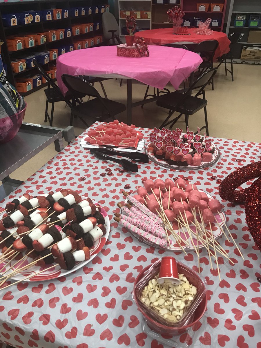 Jenkins5th's tweet photo. Happy Valentines Kiser! Mrs. Smith you Rock!@GCSchoolsMedia@KiserElementary#gcsk12 https://t.co/Vpyzda2FRl
