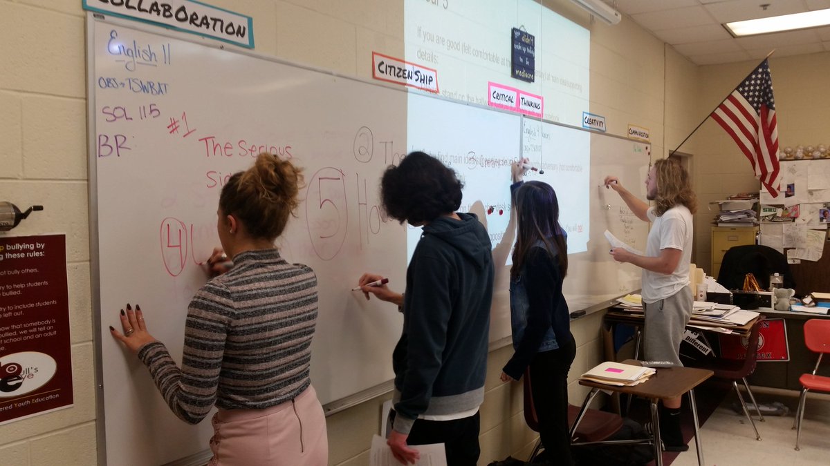 AmbrogioWLHS's tweet image. Overheard in 5th hour "Want to hear mine?", "I've got a good one", and "Oh! I DO know this!" This team did a SUPERB job supporting classmates and being flexible with coaching! #studentleaders #skillpractice #feelgoodteachgood #fifthhour #mainidea #semicolons #commas #thesis