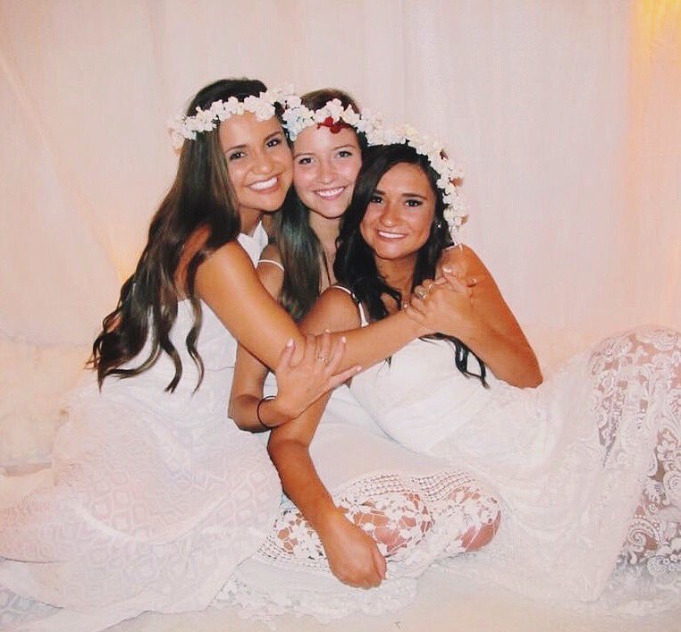 There’s no better valentine than a pi phi sister!! Happy Galentines Day from 1701 Elm Ave💋💕#GalentinesOverValentines #OUPiBetaPhi