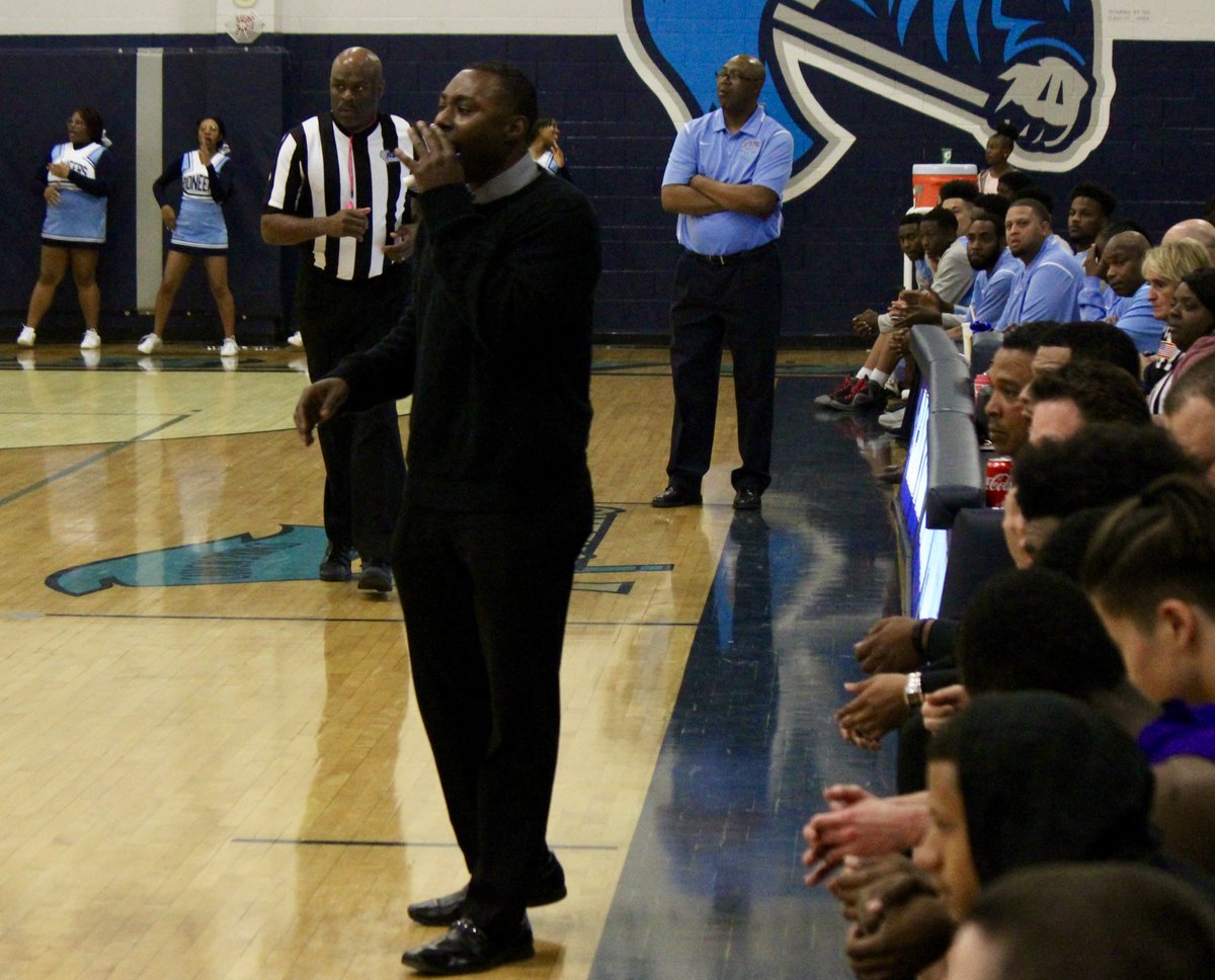 Unit1HoopSource's tweet photo. Remember U heard it here 1st Silverado Basketball program will become very strong in the near future! They have one of the best Coaches In the City! Coach Colin Darfour good job this season! #MediaCoverage2018 @HawksGetBuckets @CDar4 SOME OF VEGAS BEST! https://t.co/ytwykllDa4