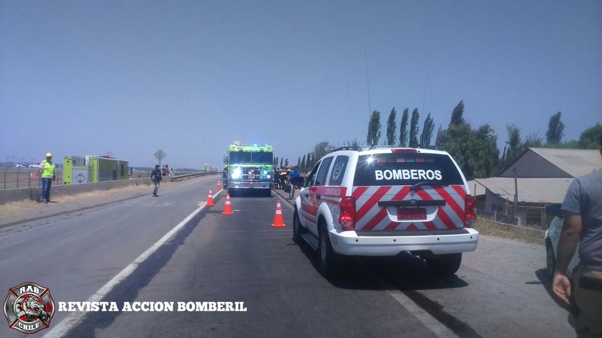 RABCHILE's tweet photo. Bomberos Quinta Normal.
Ahora #Rab10 se encuentra en 10-4-1 (Rescate Vehicular Simple) en Camino Renca Lampa y Camino Particular. Se trata de volcamiento de Unidad B-11, tres Bomberos lesionados.
Unidades: Q-6, B-8, S-3, K-1, B-5.
@reddeemergencia @LuisDittmanCBQN @CBQN https://t.co/oYQOraG2aR