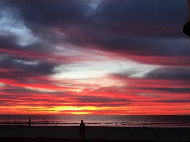DraftSanDiego's tweet image. Colors of love painted the sky last night, enjoy some brews &amp;amp; these views tonight at #Draft for Valentine’s Day Specials