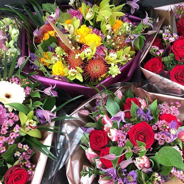 FloralElements2's tweet photo. Beautiful bespoke Valentineโs Day flowers ๐นwhat a gorgeous day! #valentinesday #romance #floralelements #rochesterflorist #freshflowers #realfloristsdoitbest https://t.co/0nVSXSy61W https://t.co/kIpXYHVjY3