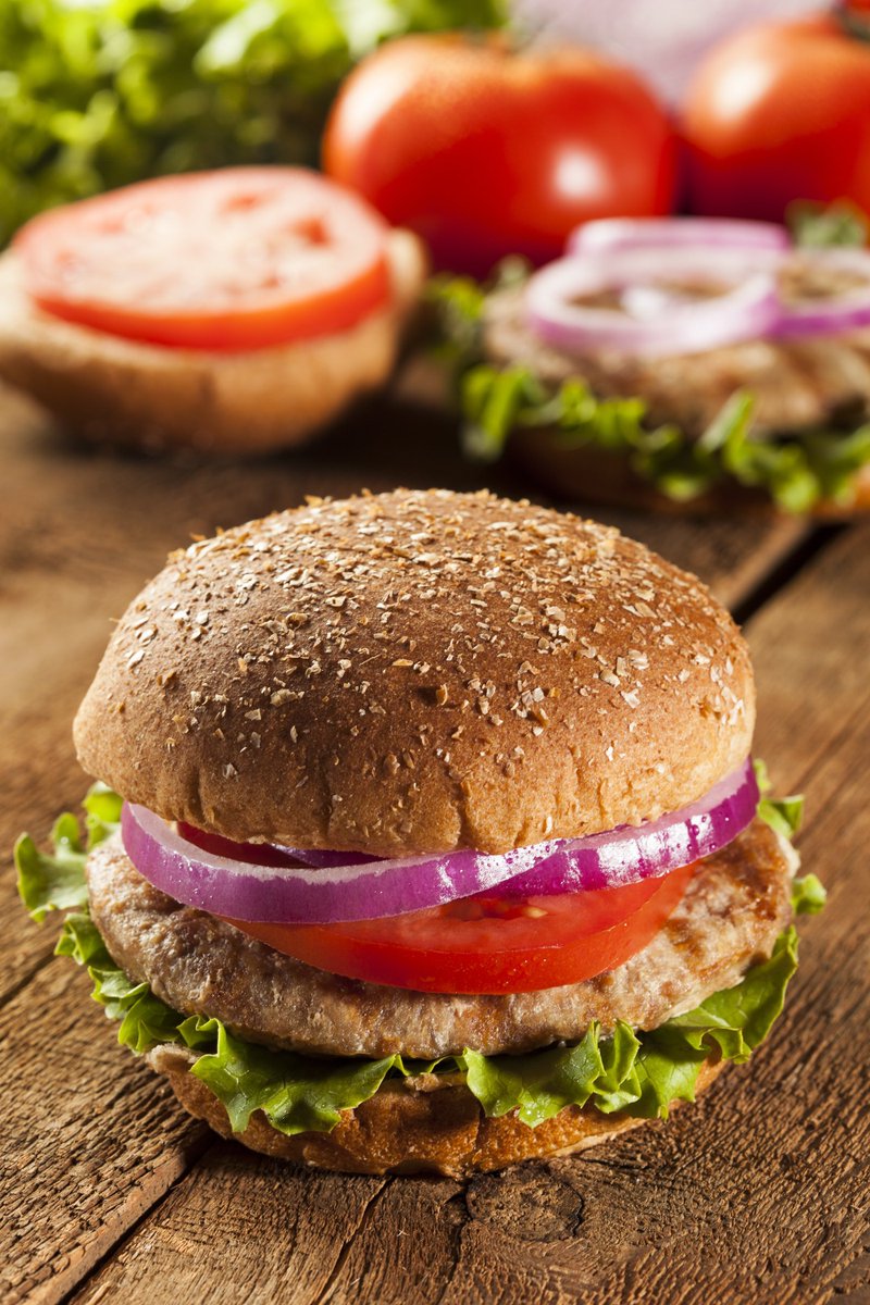 FuelKeeper's tweet image. Fuel the body right with this Oatmeal Turkey Burger. This meal will provide your body with the following high-octane fuel:
423 calories
55% carbohydrate
27% protein
18% fat
Read More...kattoufstore.com/Oatmeal-Turkey…