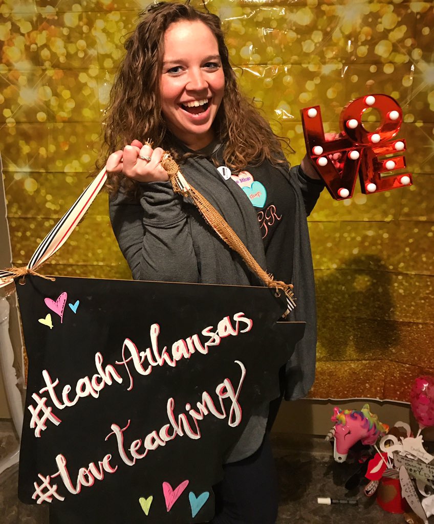 AR_Gillespie's tweet photo. Help me win the @2017ArkansasTOY #ALAPhotoChallenge by RTing! #sschat #tlap #sschat #EduAR #pbl #edtech #lrnchat #edchat #TeachArkansas
I #loveteaching bc I β€οΈ facilitating experiences that allow Ss to see possibilities & potential! https://t.co/nXRS4Ez4fn