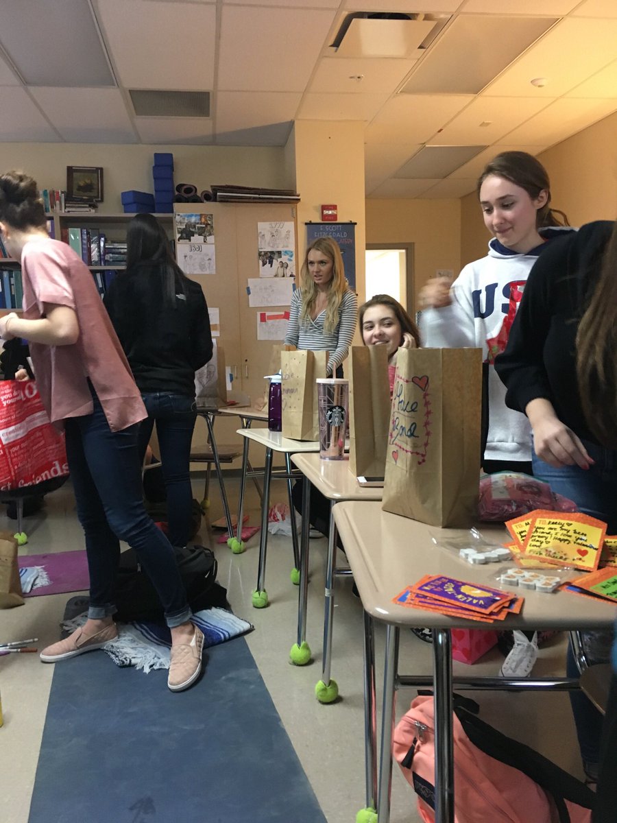 ChristaOverbeck's tweet photo. Taking a few moments to celebrate our very special AP classroom communities today &amp; spreading a little love. https://t.co/IDyrD9PZuX