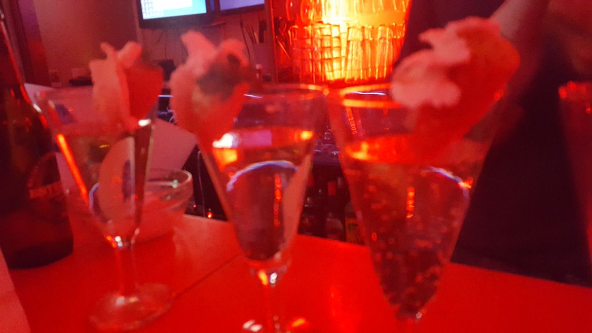 ¡¡ Felices los 4 !! <a href="/alberto__RA/">Alberto Rdz Aguilera</a> <a href="/PakitoMusic/">Pakito Music</a>  <a href="/Juse_iko/">Joseiko</a> <a href="/javipe10/">Javier P</a> <a href="/crokisdecopas/">LA COPA PERFECTA</a> pic.x.com/6dOA55fYDi