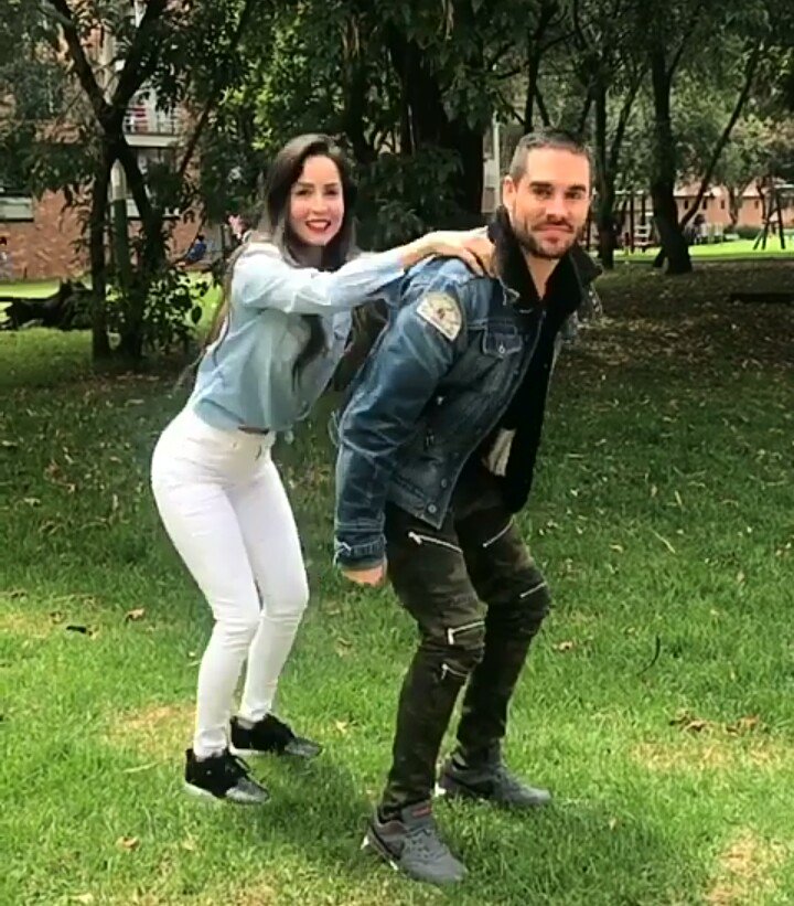 carmenysebas1's tweet photo. #FelizSanValentin a mi pareja favorita y los mejores @CVillaloboss @JUSECALO les envío lo mejor del universo y que su amor se multiplique y bendiciones cada día los quiero https://t.co/0GxTQDZ2q3