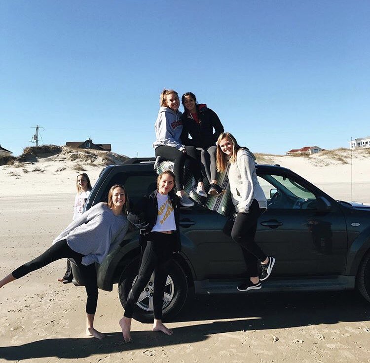 c_graves6's tweet photo. happy birthday guys!💞 Hope y’all had a great day! Thanks for all the memories and fun times! gonna miss y’all next year😭 love you guys😚😚 #18 https://t.co/mUcFDdsuFS