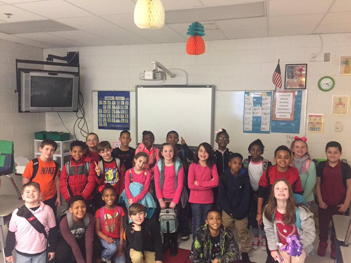 devin_shelden's tweet photo. Valentine's Day 2018! ❤️🌹@TweetDCS_OES https://t.co/y3TWWCMe3X