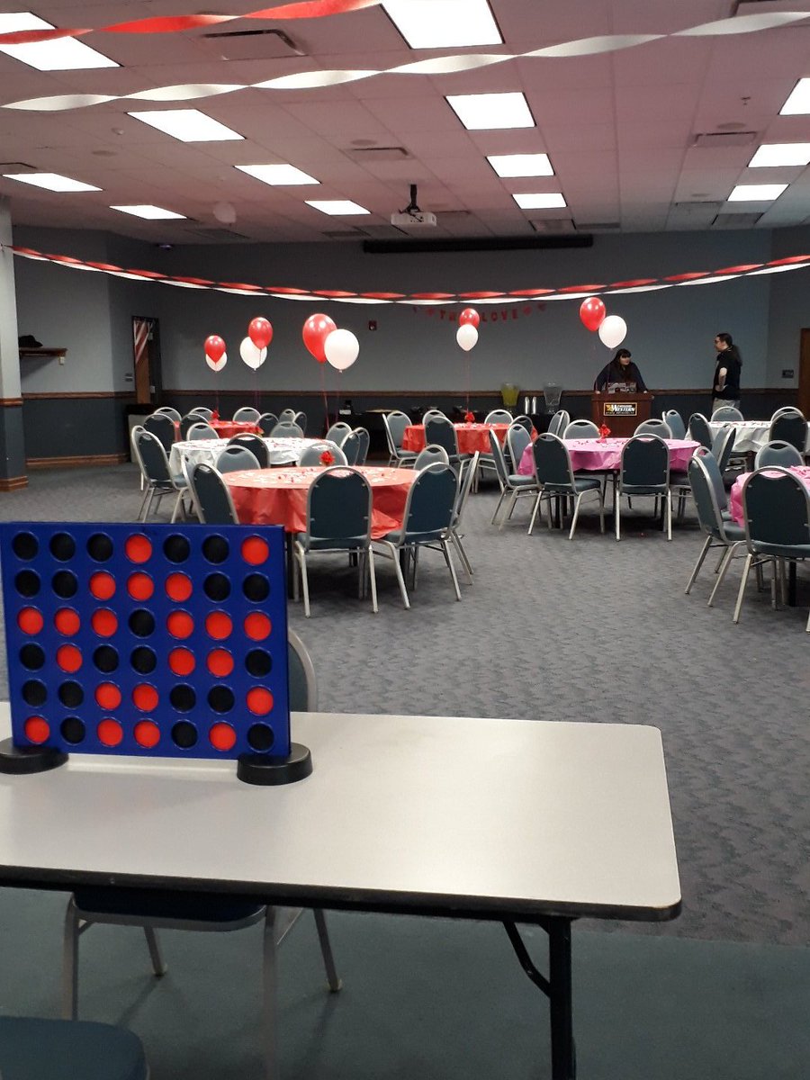 GriffonNews's tweet photo. Organizations are setting up in upstairs blum for heart your union at 12:30. There's caricatures, henna tattoos, candy and games! https://t.co/nx4U6sY7en