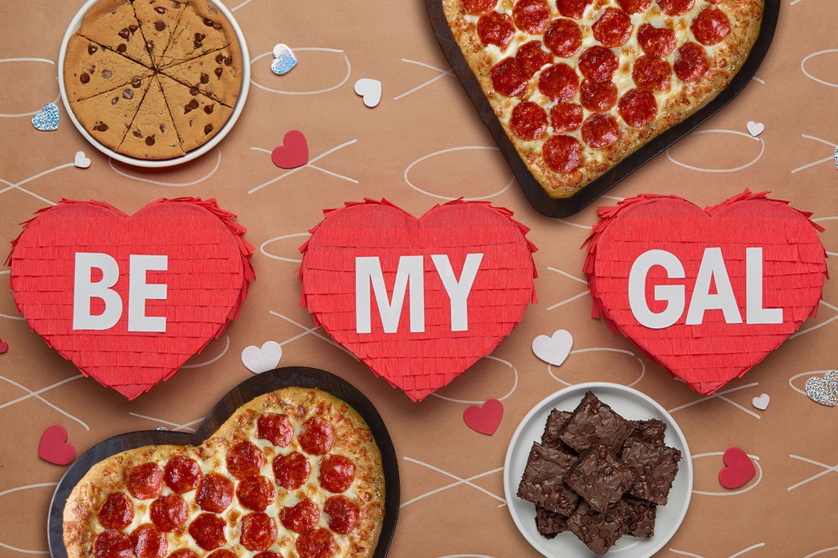 pizzahut's tweet photo. Our kind of #ValentinesDay. https://t.co/97yUcd9Agc