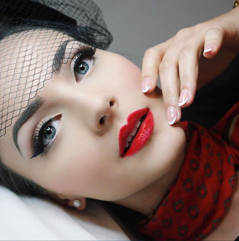 JEO6591's tweet photo. #IddaVanMunster #Glamour #Style #Makeup #MakeupPhotography https://t.co/LKXyzkAuja