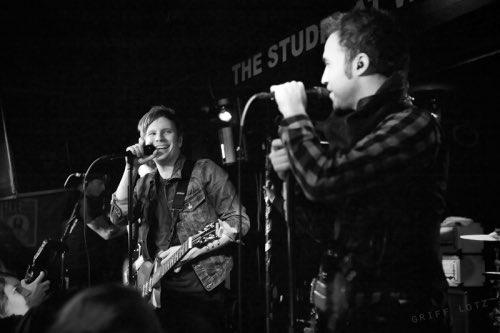 FallOutBoyTurky's tweet photo. Gizlenen tüm aşkların da Sevgililer Günü kutlu olsun https://t.co/uMZ5KcGE2u