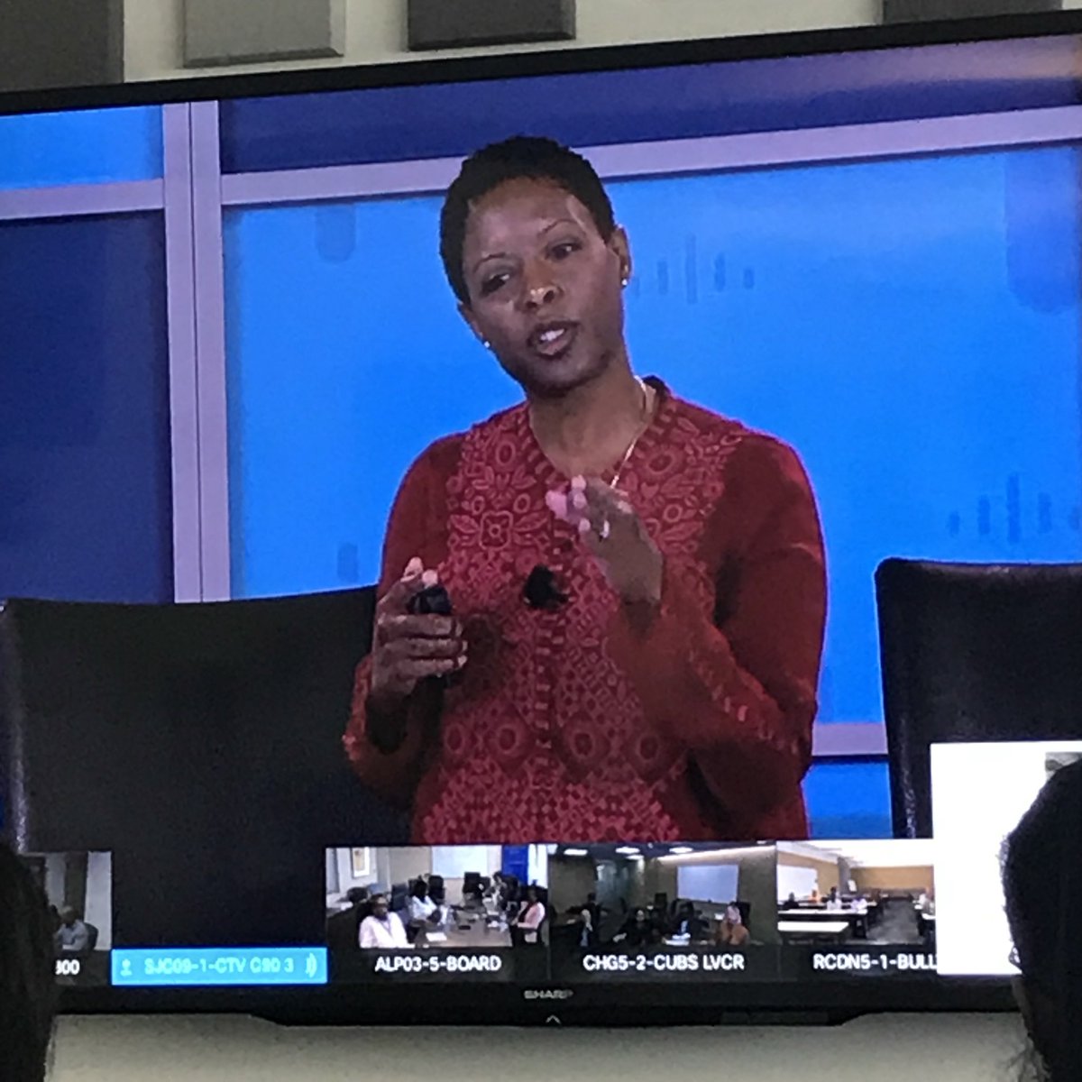 bjackson0807's tweet photo. Stephanie Chick ( @7BEhaviors ) is taking us to church today and teaching us about achieving excellence. Key points 1. Love, 2. Lessons, 3. Letting Go
#WeAreCisco #CBPGlobal #CBPRTP @CBPGlobal @cisco_cbp_rtp https://t.co/yvq9yVQdug