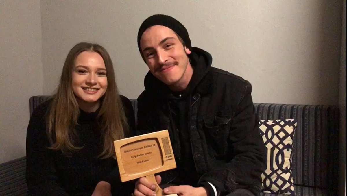boranhaberleri's tweet photo. 6. Bilkent Tv Ödülleri "En İyi Partner Uyumu Ödülü" Miray Daner ve Boran Kuzum'a ulaştı. Kendilerini tebrik ediyoruz. 👏

#BoranKuzum #HiLeon #MirayDaner https://t.co/uAWqM50Uwo