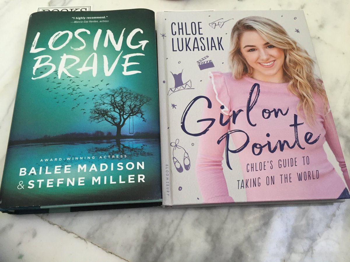 portia_davidson's tweet photo. I got another book !!!! Drum roll please #girlonpointe @ChloeLukasiak and I also have #LosingBrave @BaileeMadison #chloeandbailee https://t.co/plGLyhrKJt