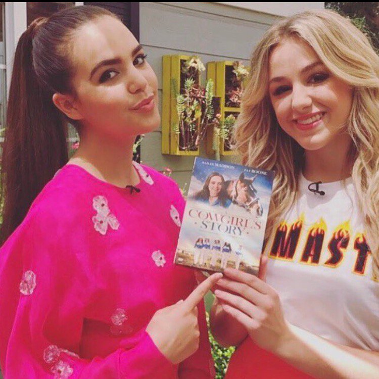 portia_davidson's tweet photo. I got another book !!!! Drum roll please #girlonpointe @ChloeLukasiak and I also have #LosingBrave @BaileeMadison #chloeandbailee https://t.co/plGLyhrKJt