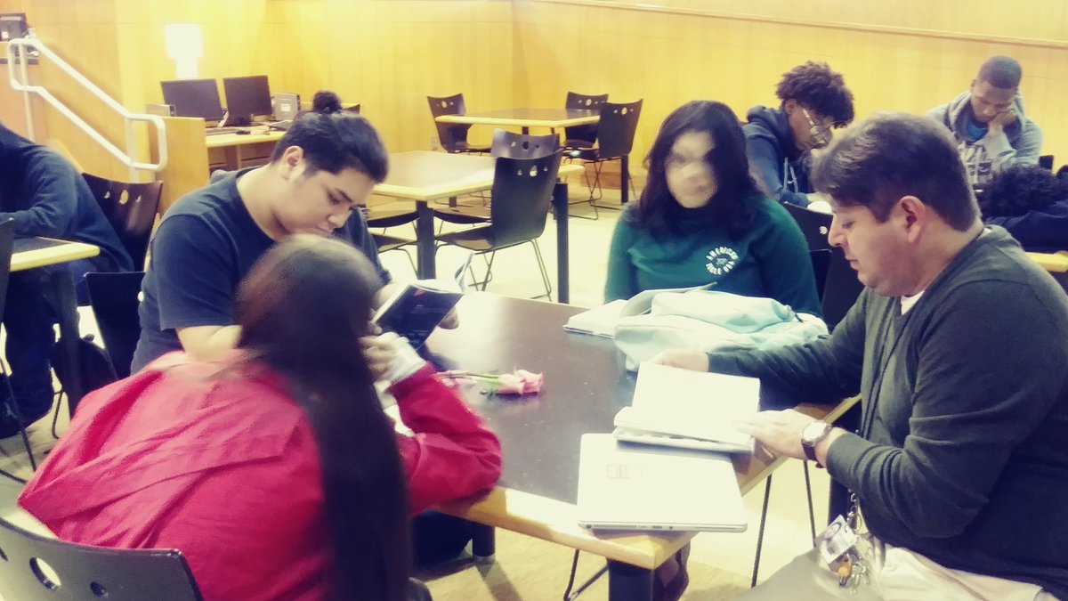 myTRLib's tweet photo. Mr. Aguirre's 4th pd long pd. started reading Long Way Down today. #neisdlibraries @WeAreTRHS https://t.co/LYiwavXuz9