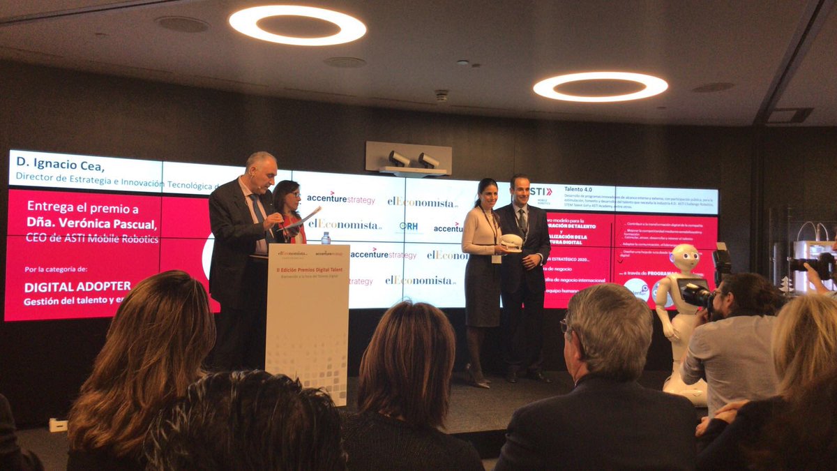ASTITechGroup's tweet photo. #PremiosDigitalTalent El premio Digital Adopter en Gestión del Talento y empleado digital es @ASTIMRobotics @ASTITechGroup @AstiFoundation @Talento_40 ¡¡¡Gracias!!!!!! 😃😃😃 https://t.co/fsQSMSsNid