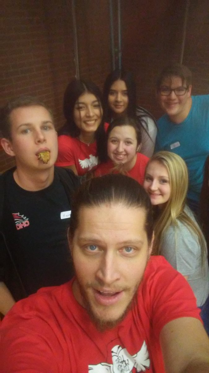 Trevor_Richins's tweet photo. #BeTheChange #imbadatselfies https://t.co/AufnerwkJn