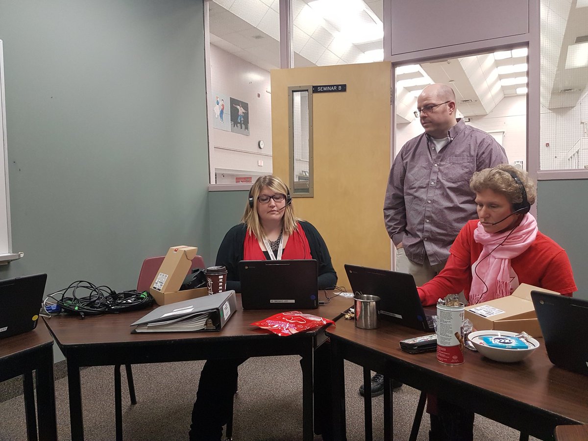 learnwithmiller's tweet photo. @MoiraSSnews teachers learning to integrate tech to improve literacy skills! https://t.co/FWAsBPK57G