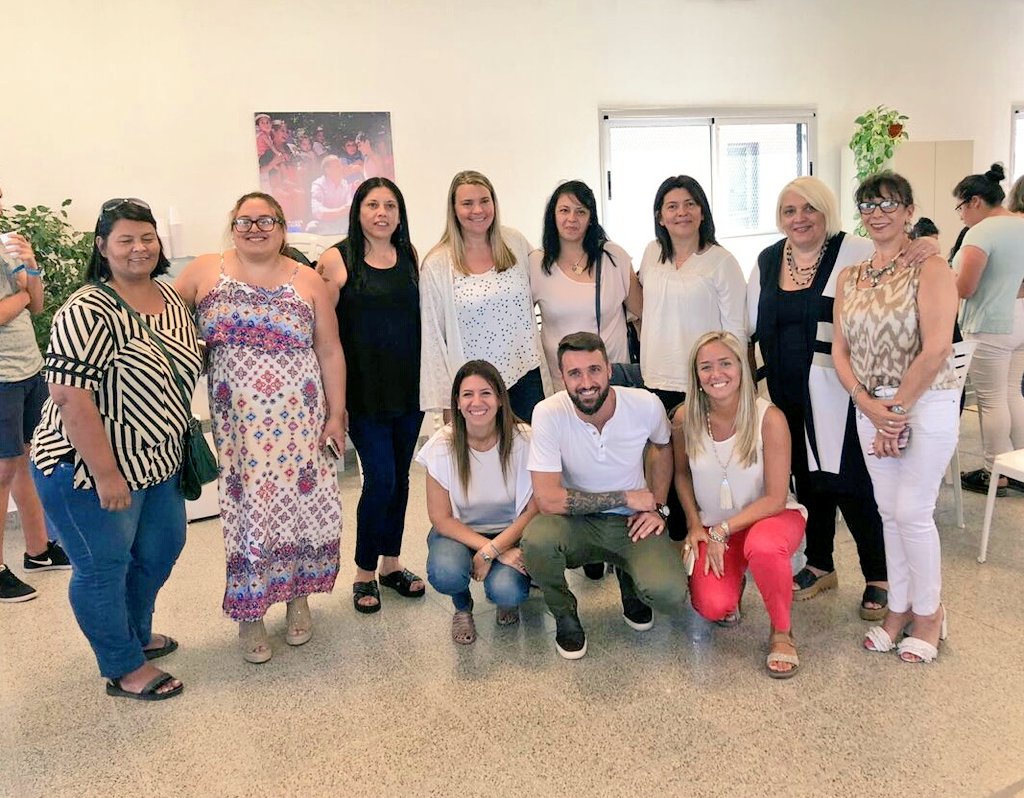PetrovichLorena's tweet photo. Hoy en #LomasDeZamora acompañé a los chicos del #ProgramaEnvion en la jornada de concientización para la eliminación de la violencia. https://t.co/AT6pLGGDNp