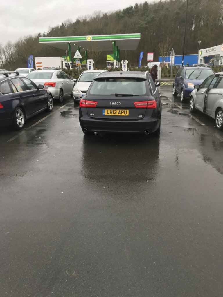 property_ready's tweet photo. Hi all ! Back from Hols .. REALLY !! Stop at service station off the M5 on the way back from North Devon , pay £2 !!!! for a small bottle of sprite and park next to this tool.... #audi #2spaces #illparkhere #idontcare #northdevon #backfromhols #backonthebrushtomoz https://t.co/IUcj60ZM9J