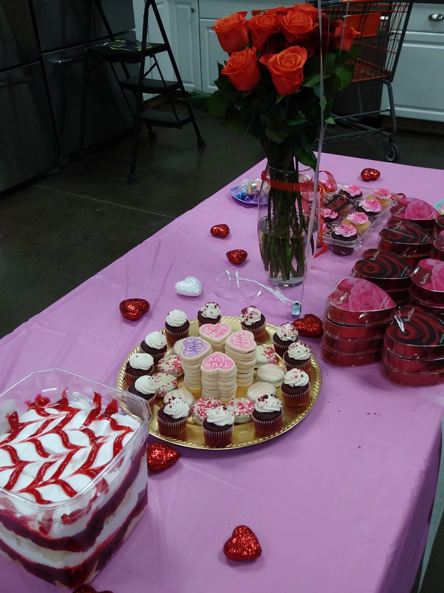 miss_teague's tweet photo. For all my associates who are here with me tonight, thank you and Happy Valentines!@Aaron____Martin @melaniepayneTHD @BabyBoi1977 @mollyrosado76 https://t.co/iqh9xSidfQ