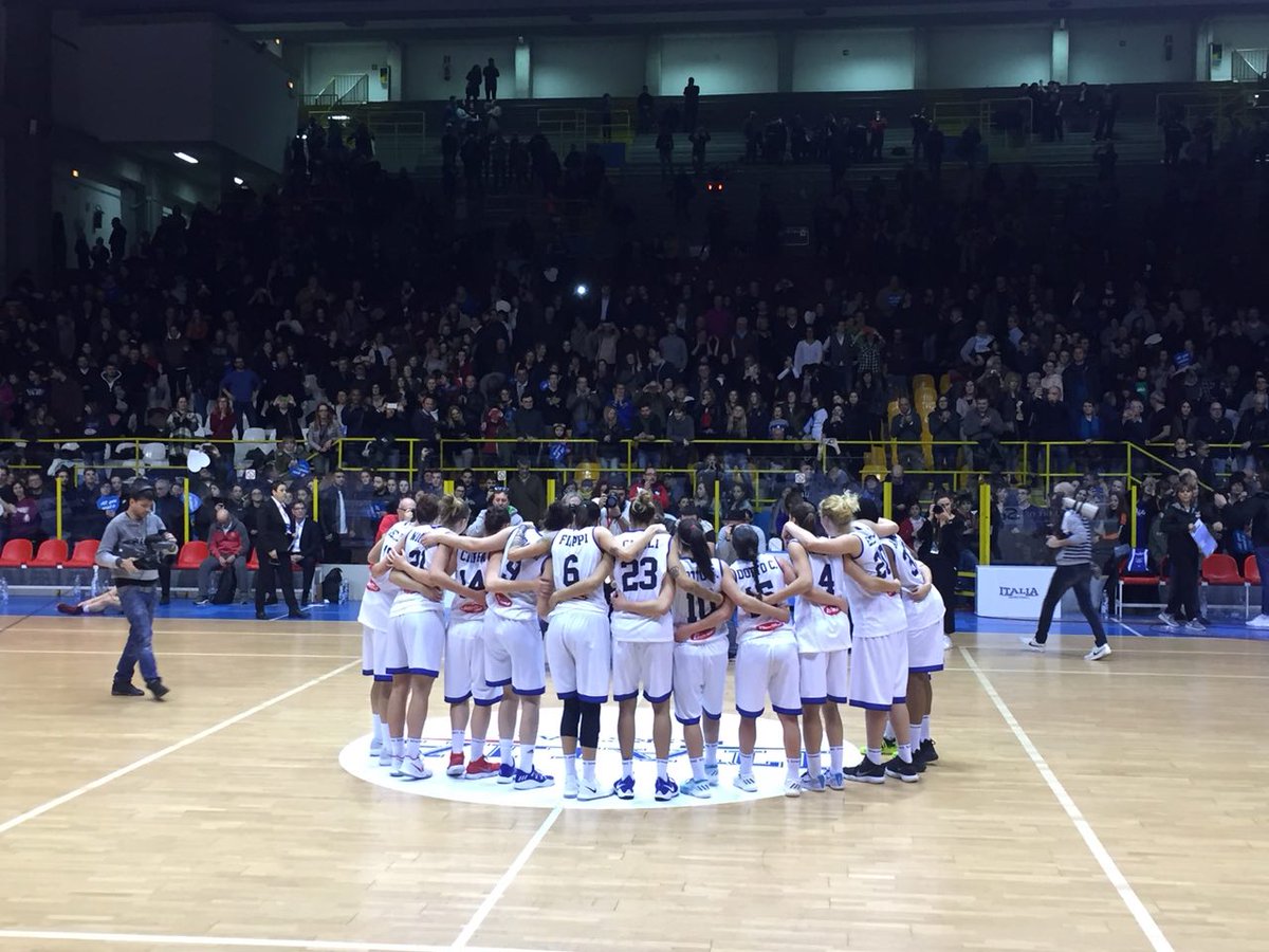 Losportdigitale's tweet image. &quot;Dire che l&apos;altra squadra in campo non era all&apos;altezza non è cultura sportiva.&quot;
Grande coach @marcocrespi a fine partita e dopo una vittoria conquistata con concentrazione, tecnica e cuore. 
Grande #Ita 💙👏
#EuroBasketWomen2019 
#Italbasket 
#Sportdigitale 
📺 @SkySport