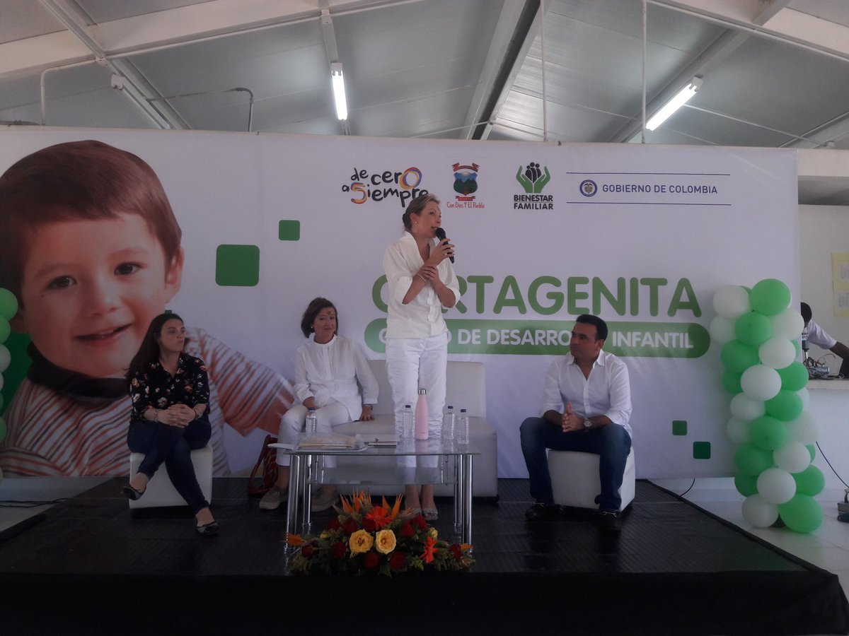 Visita de la primera dama de la nación <a href="/Tutina_deSantos/">María Clemencia</a> para lanzamiento CDI CARTAGENITA <a href="/mejia_ajmc0820/">Alejandro Mejia</a> <a href="/marthaizqdo/">Martha liliana</a> <a href="/JuanManSantos/">Juan Manuel Santos</a>