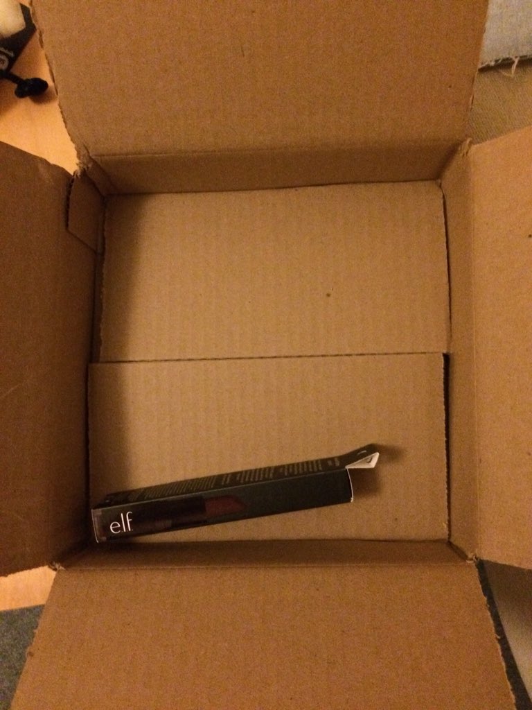 SukyGoodfellow's tweet photo. I knew this was all I bought but it’s still disappointing now
#MASSIVEBOX https://t.co/U8aOkItJKn